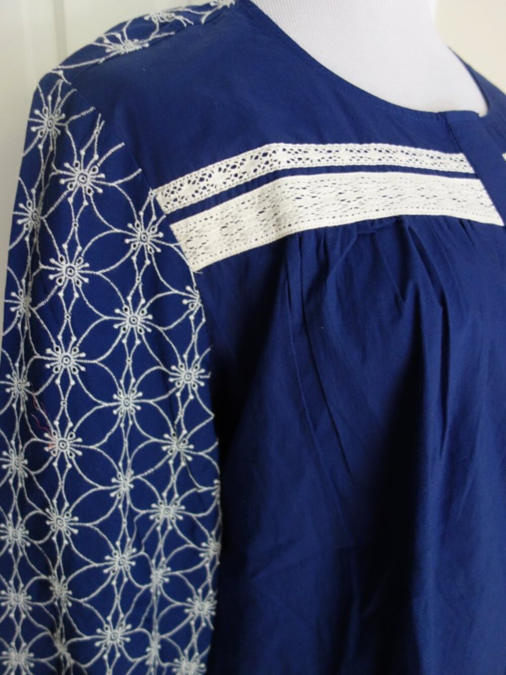 NWT LOGO LAVISH Navy Snap Front Boho Top w/ Lace & Embroidery – XL - Picture 2 of 7